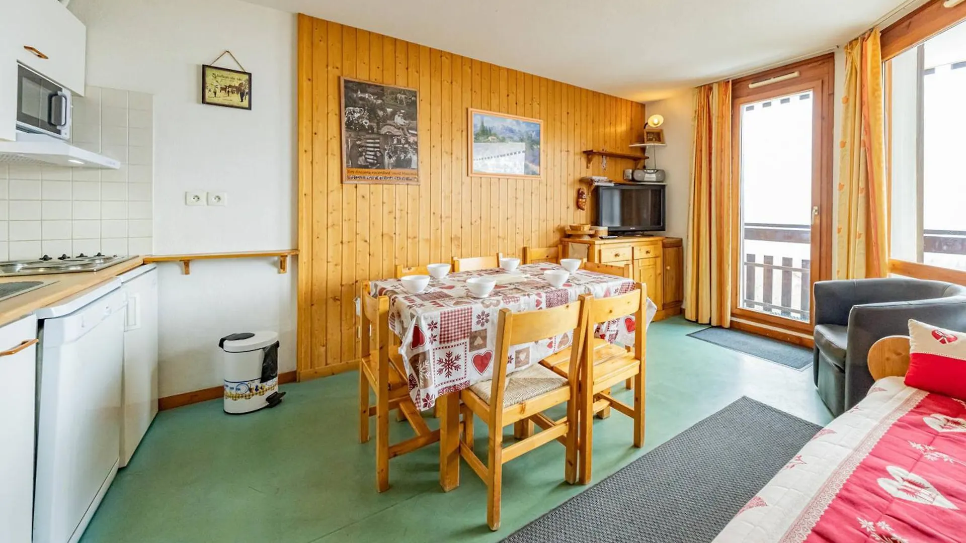 Appartement Saint-Francois-Longchamp: T3 6 Pers, Balcon, Tv, Bains - Fr-1-807-17 France