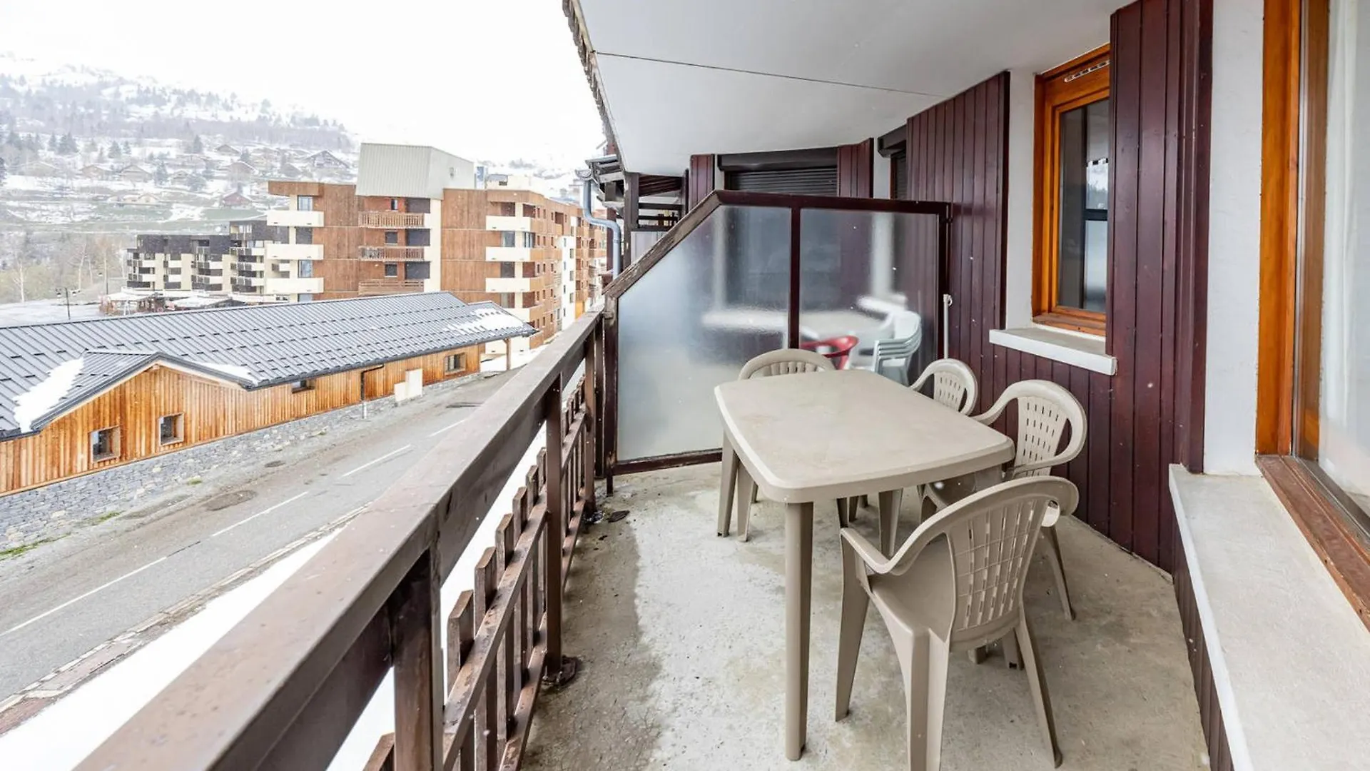 Appartement Saint-Francois-Longchamp: T3 6 Pers, Balcon, Tv, Bains - Fr-1-807-17 0*,  France